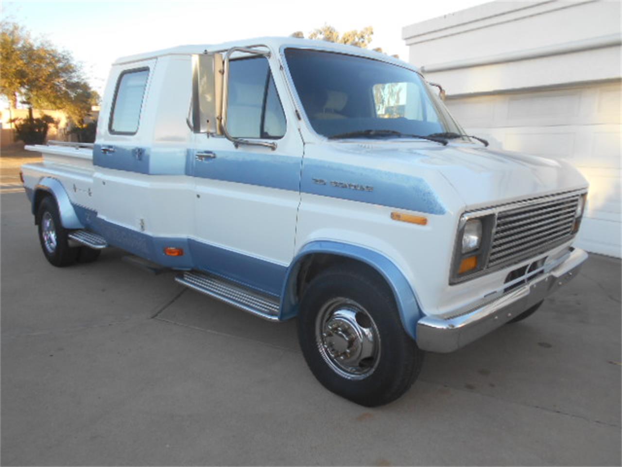 Ford-E350-1988-White-amp-Blue-Blue-2