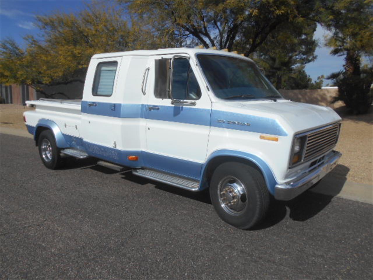 Ford-E350-1988-White-amp-Blue-Blue-3