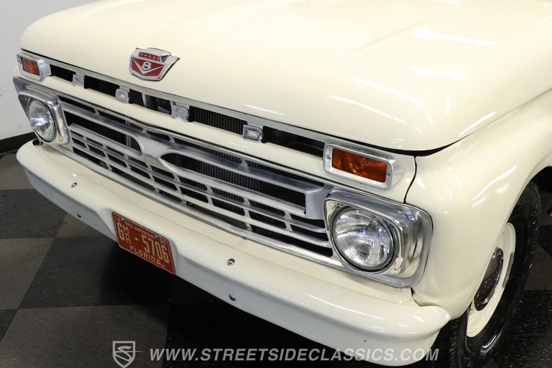 Ford-F-100-1965-Wimbledon-White-Red-White-ampamp-Blac-2