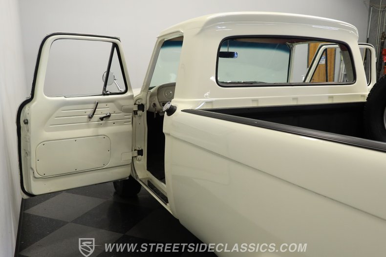 Ford-F-100-1965-Wimbledon-White-Red-White-ampamp-Blac-4