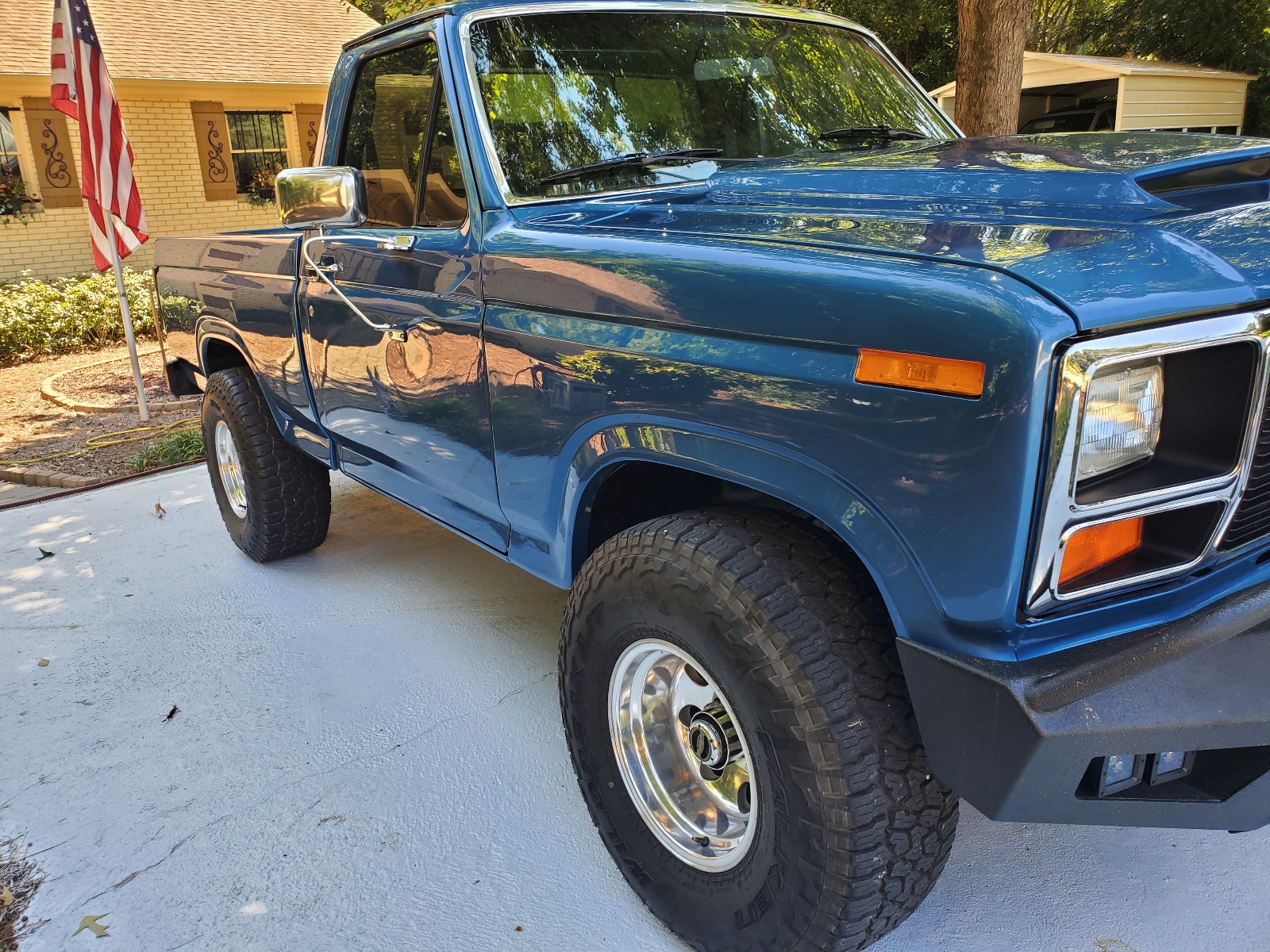 Ford-F-150-1984-Standard-Cab-Pickup-4