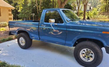 Ford-F-150-1984-Standard-Cab-Pickup-6