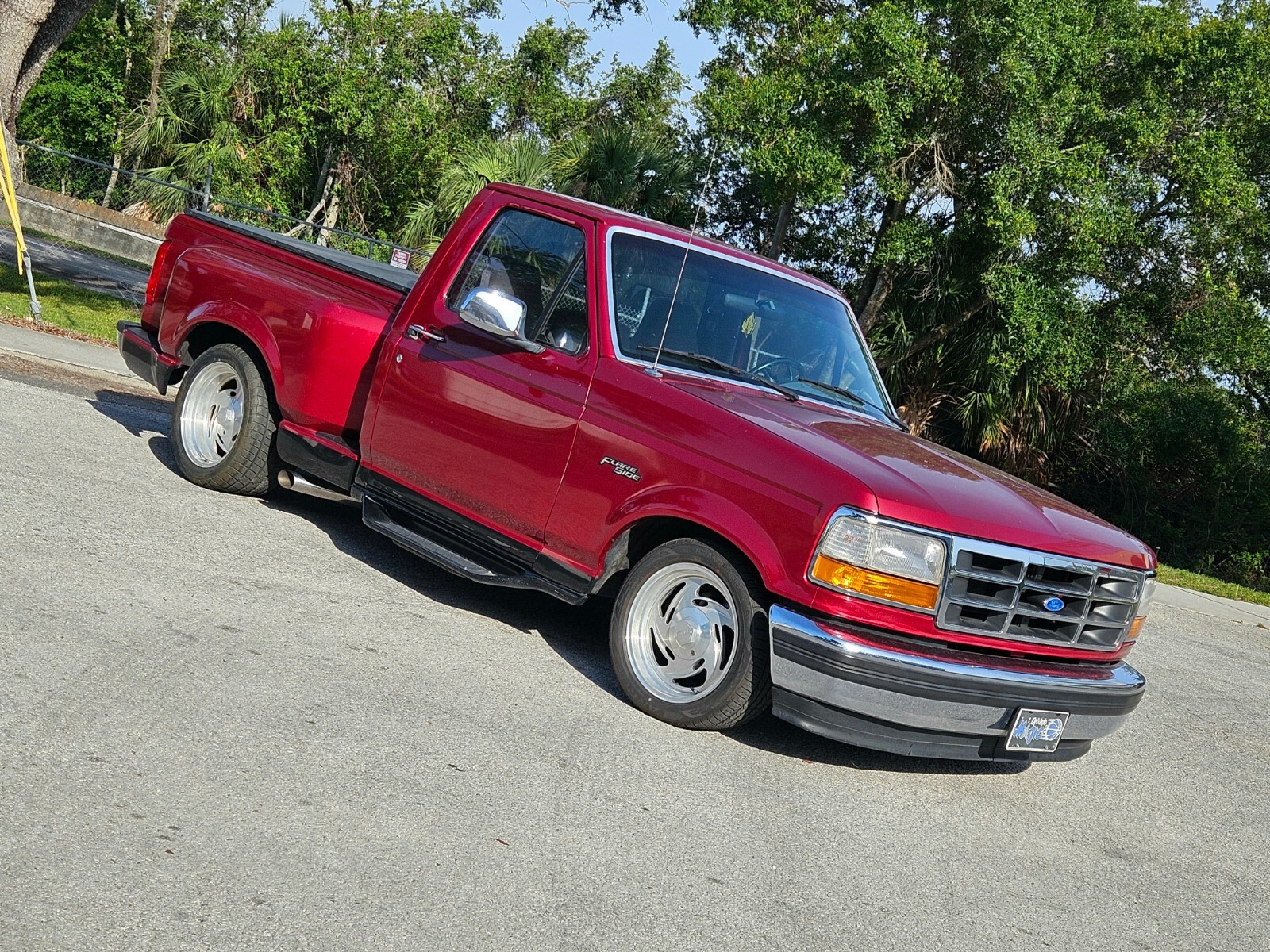 Ford-F-150-1995-Standard-Cab-Pickup-1