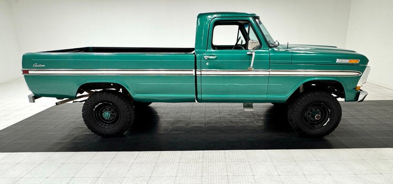 Ford-F-250-1972-Dark-Green-Metallic-Green-10
