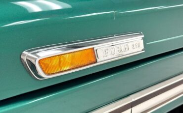 Ford-F-250-1972-Dark-Green-Metallic-Green-13