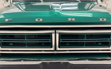 Ford-F-250-1972-Dark-Green-Metallic-Green