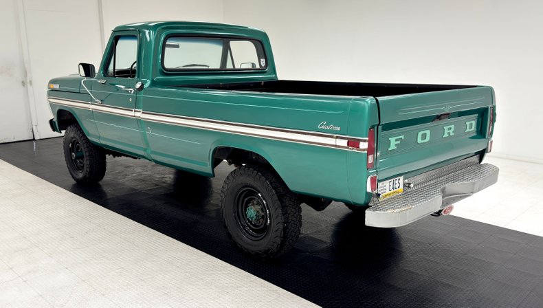 Ford-F-250-1972-Dark-Green-Metallic-Green-39