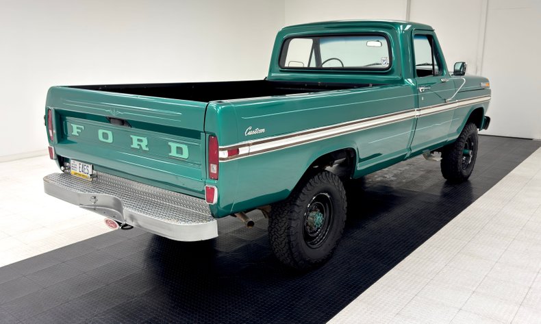 Ford-F-250-1972-Dark-Green-Metallic-Green-41