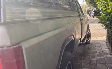 Ford-F-250-1984-Grey-Red-4