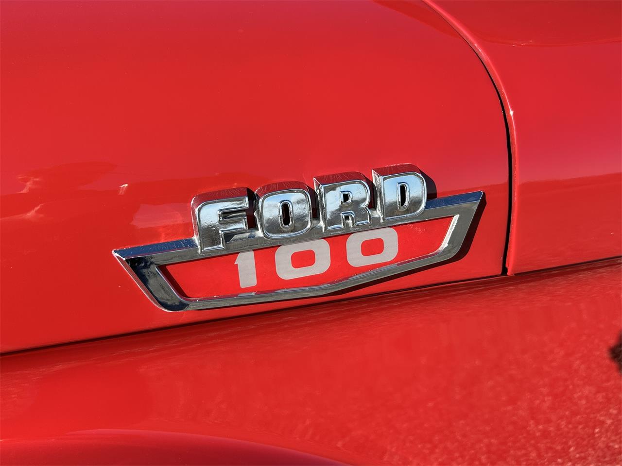 Ford-F100-1964-Red-Tan-10