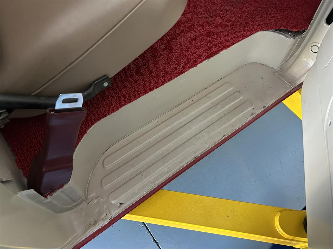 Ford-F100-1964-Red-Tan-27