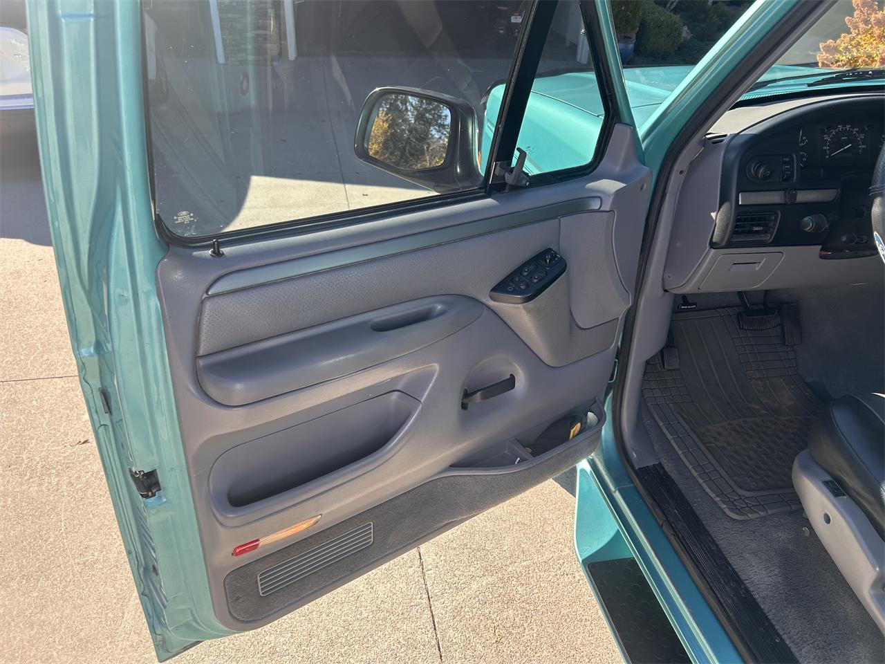 Ford-F150-1995-Calypso-Green-Gray-10