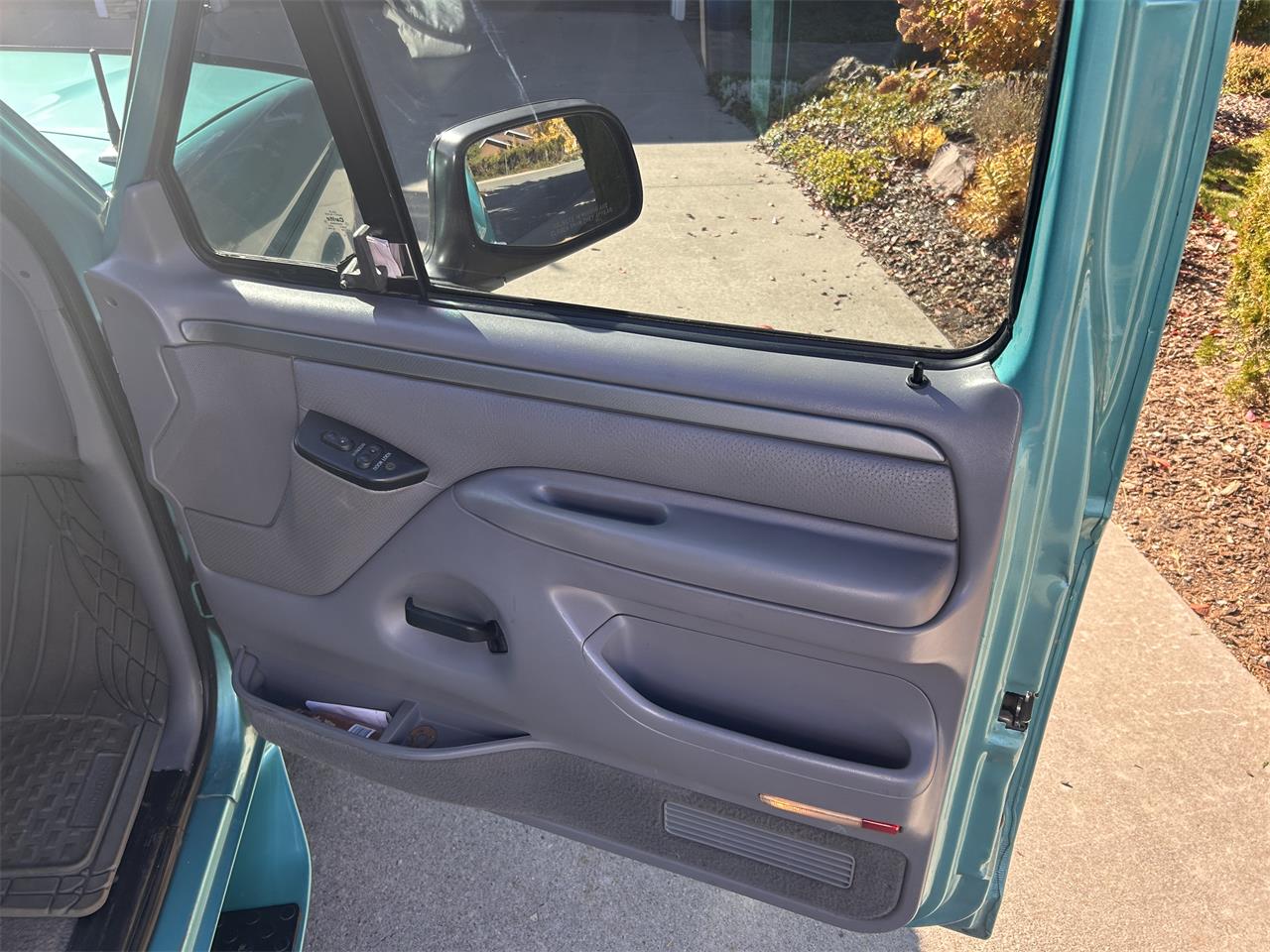 Ford-F150-1995-Calypso-Green-Gray-11