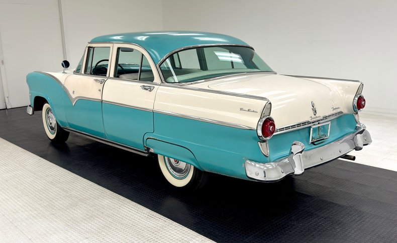Ford-Fairlane-1955-Mountain-Green-Aqua-1