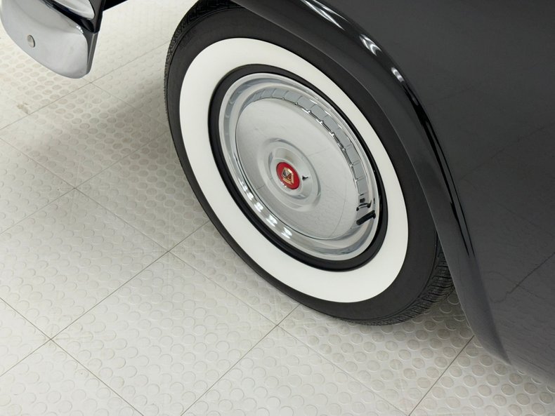 Ford-Fairlane-1956-Raven-Black-Black-22