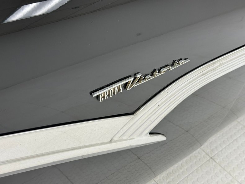 Ford-Fairlane-1956-Raven-Black-Black-25