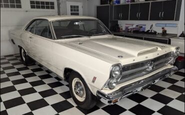 Ford-Fairlane-1966-Wimbledon-White-Black-1