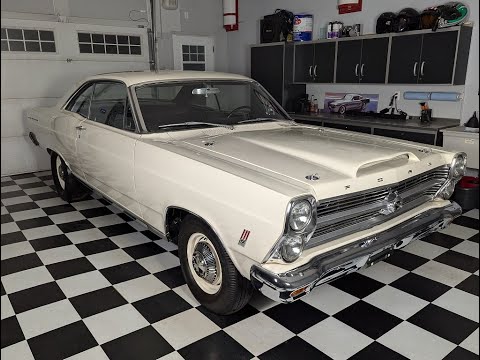 Ford-Fairlane-1966-Wimbledon-White-Black-1
