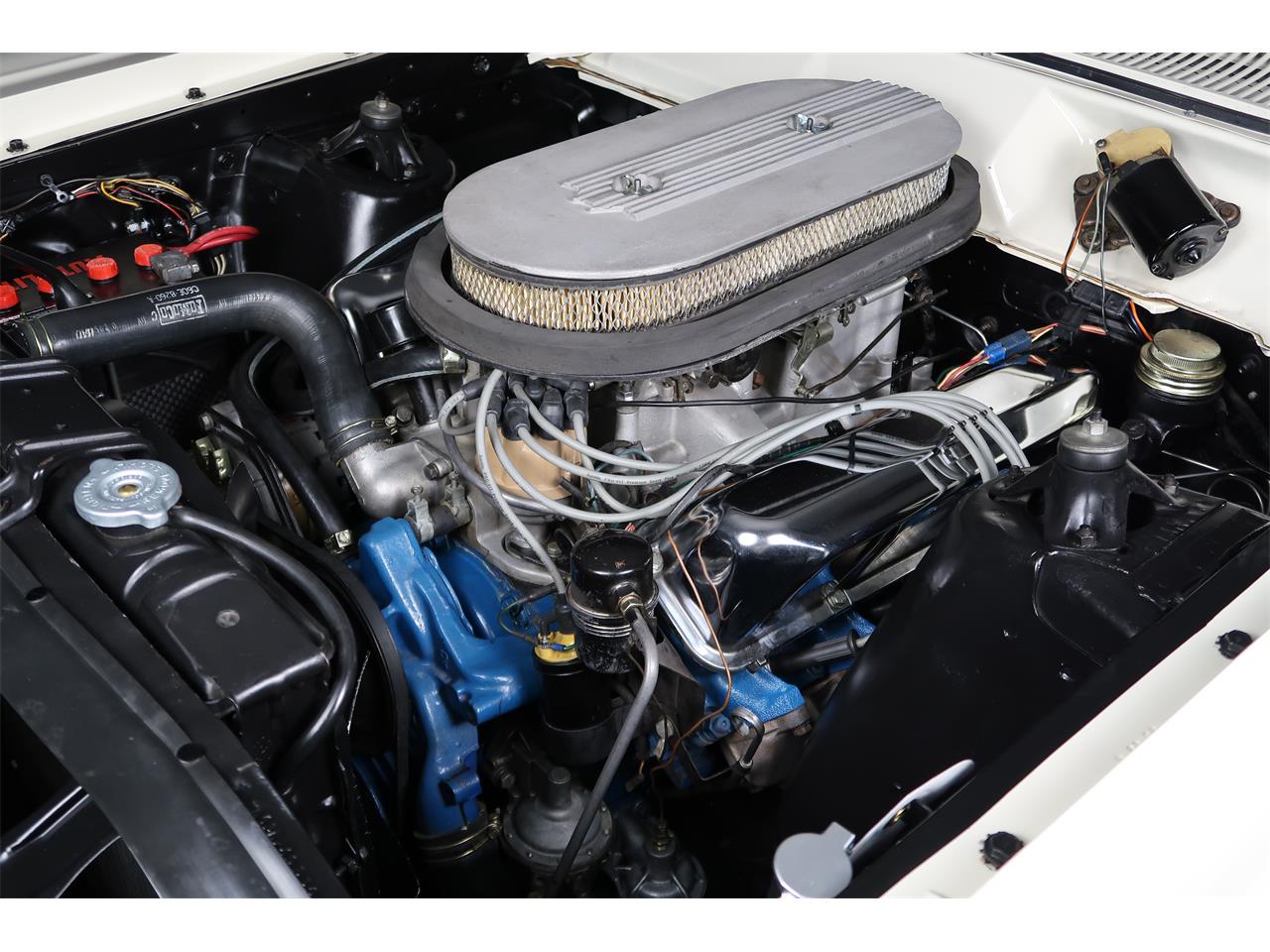 Ford-Fairlane-1966-Wimbledon-White-Black-11