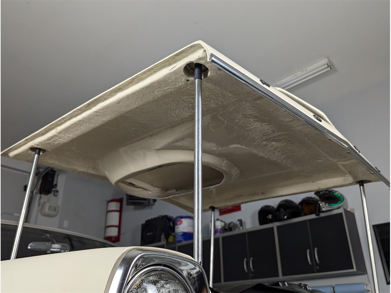 Ford-Fairlane-1966-Wimbledon-White-Black-14