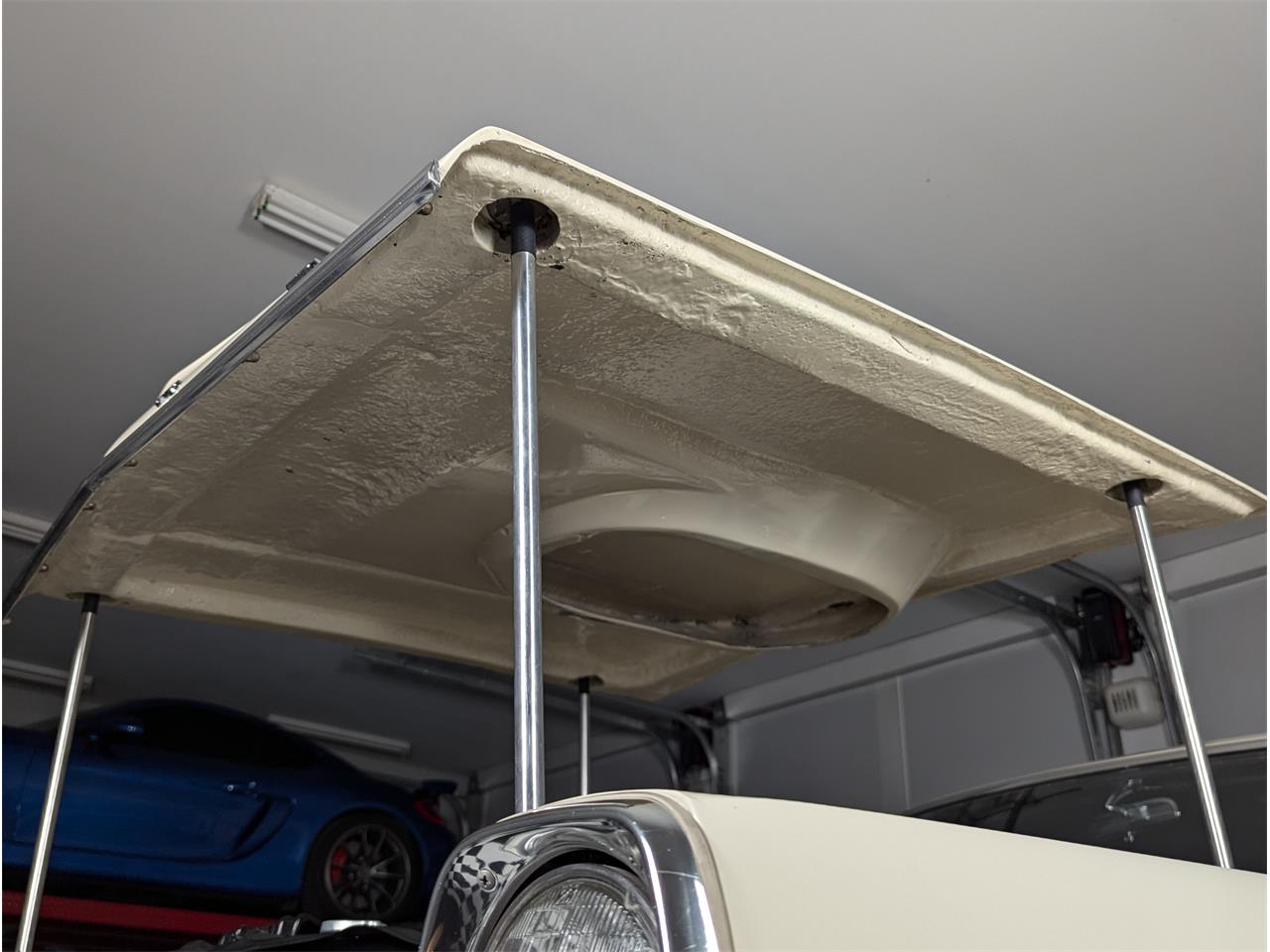 Ford-Fairlane-1966-Wimbledon-White-Black-15