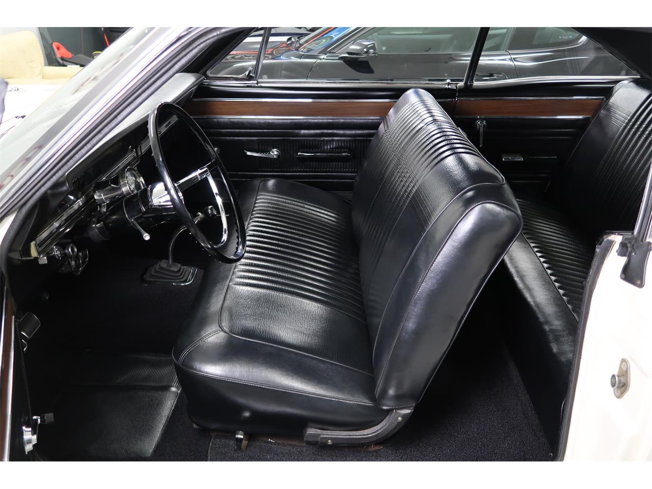 Ford-Fairlane-1966-Wimbledon-White-Black-18