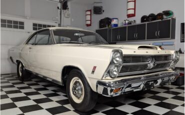 Ford-Fairlane-1966-Wimbledon-White-Black-2