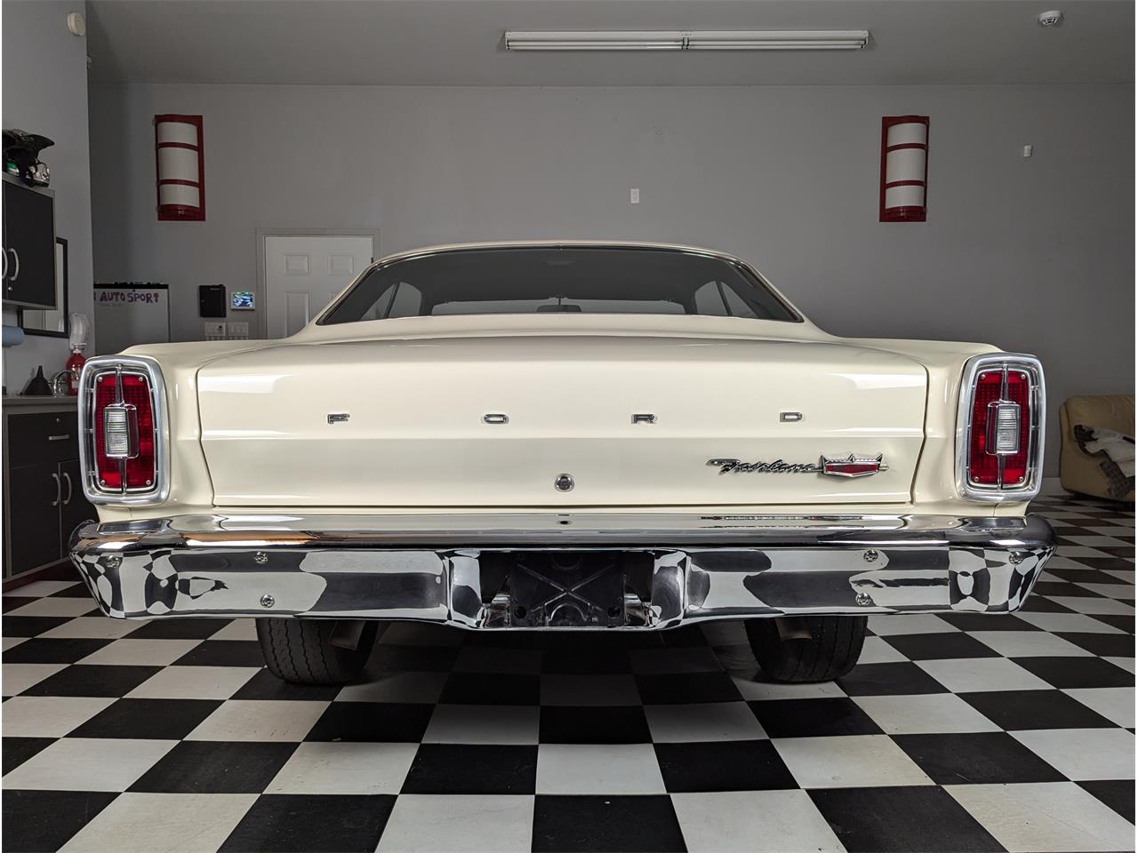 Ford-Fairlane-1966-Wimbledon-White-Black-26