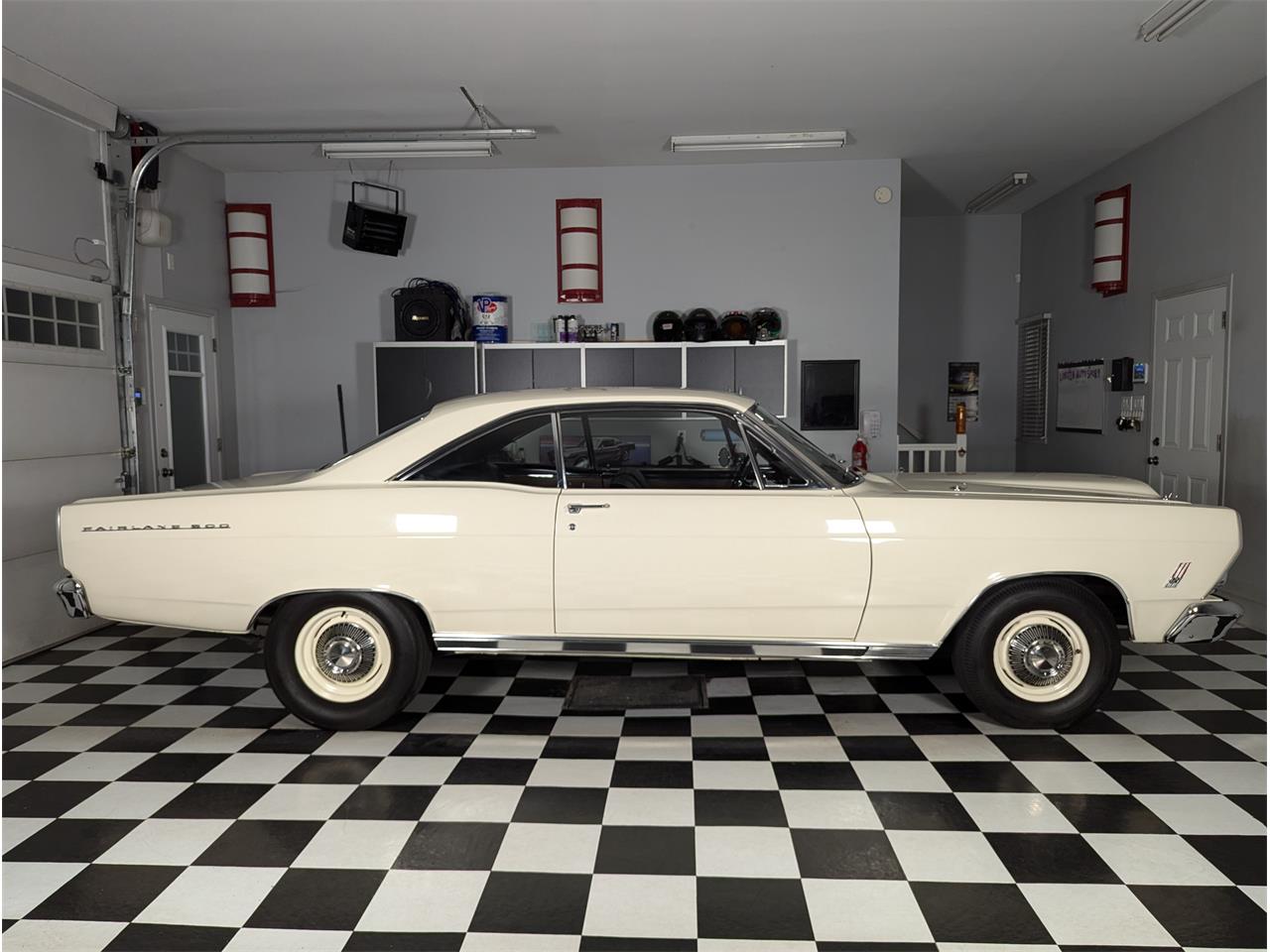 Ford-Fairlane-1966-Wimbledon-White-Black-3