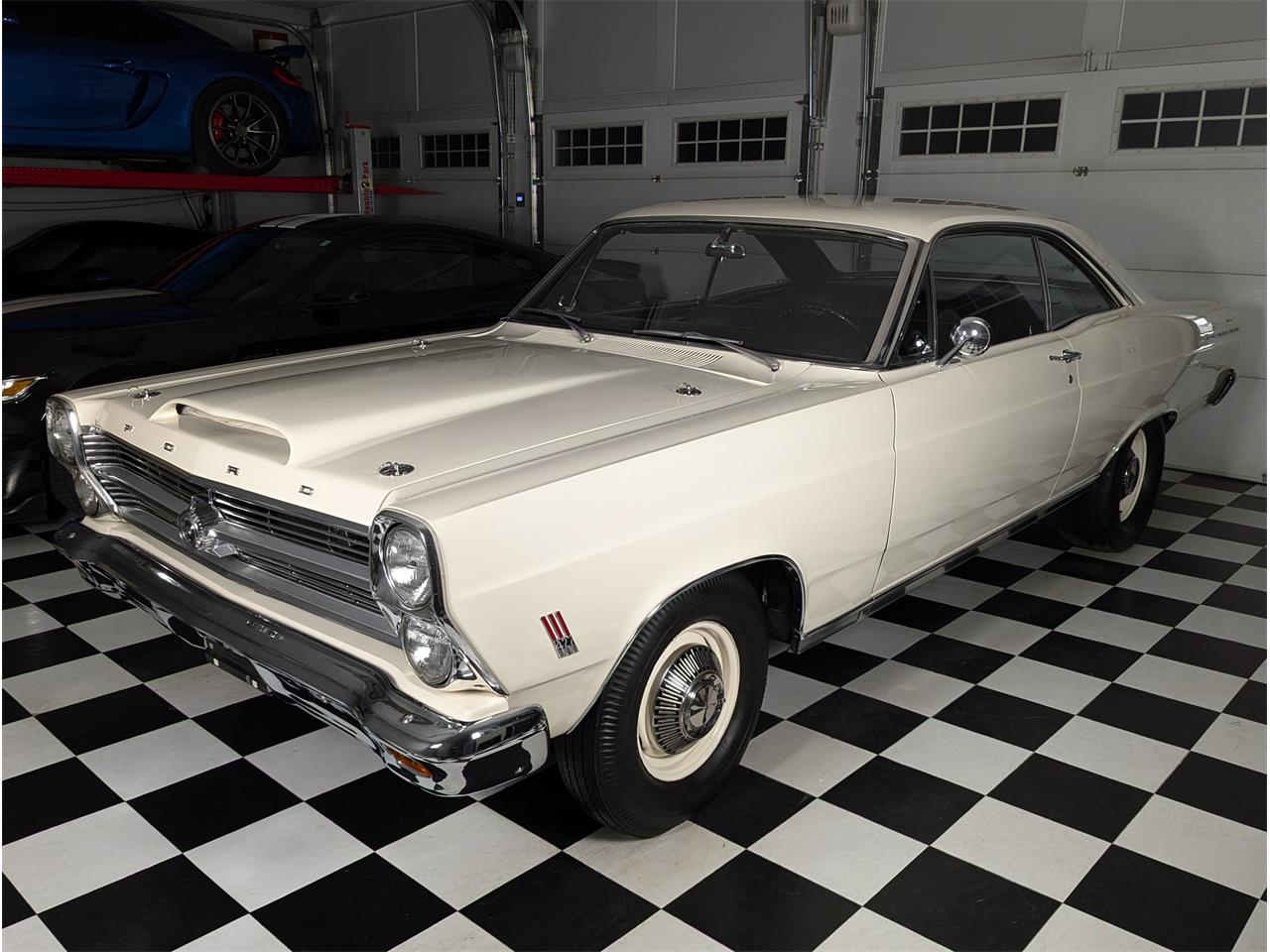 Ford-Fairlane-1966-Wimbledon-White-Black-30