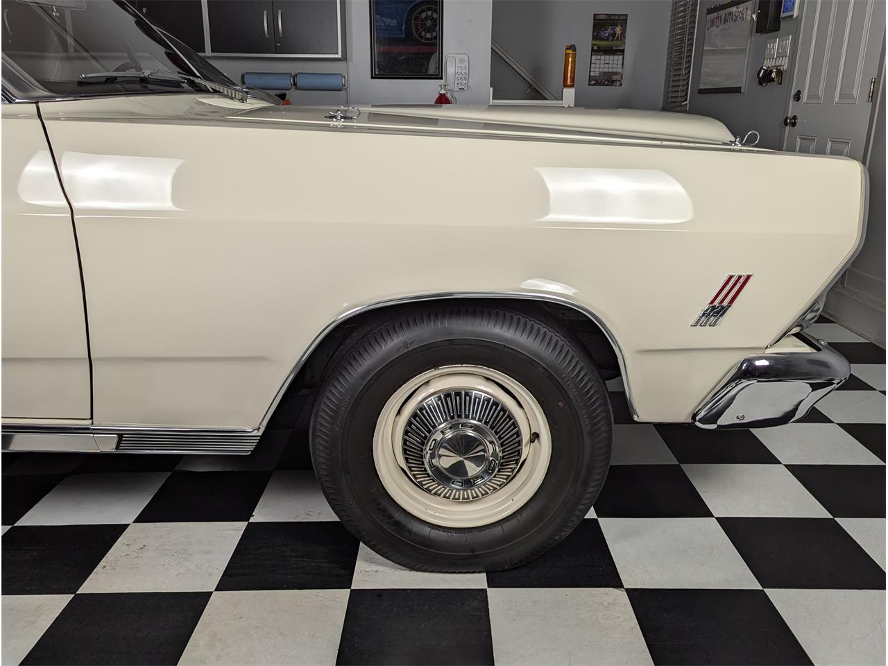 Ford-Fairlane-1966-Wimbledon-White-Black-31