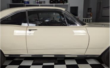 Ford-Fairlane-1966-Wimbledon-White-Black-32