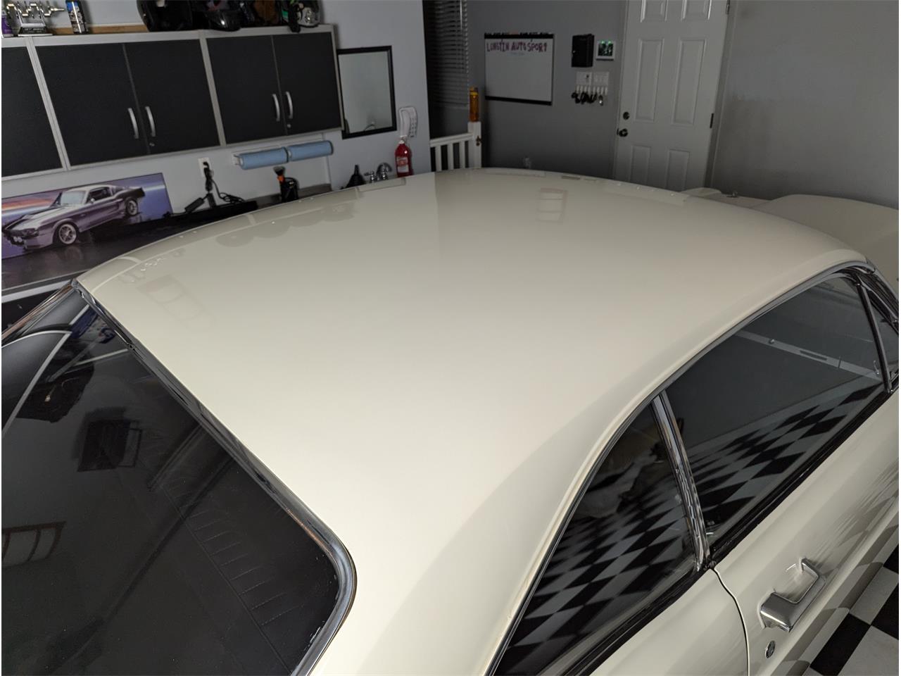 Ford-Fairlane-1966-Wimbledon-White-Black-33