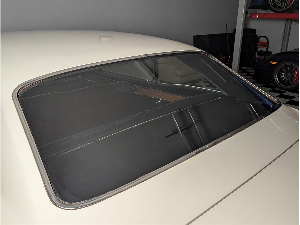 Ford-Fairlane-1966-Wimbledon-White-Black-35