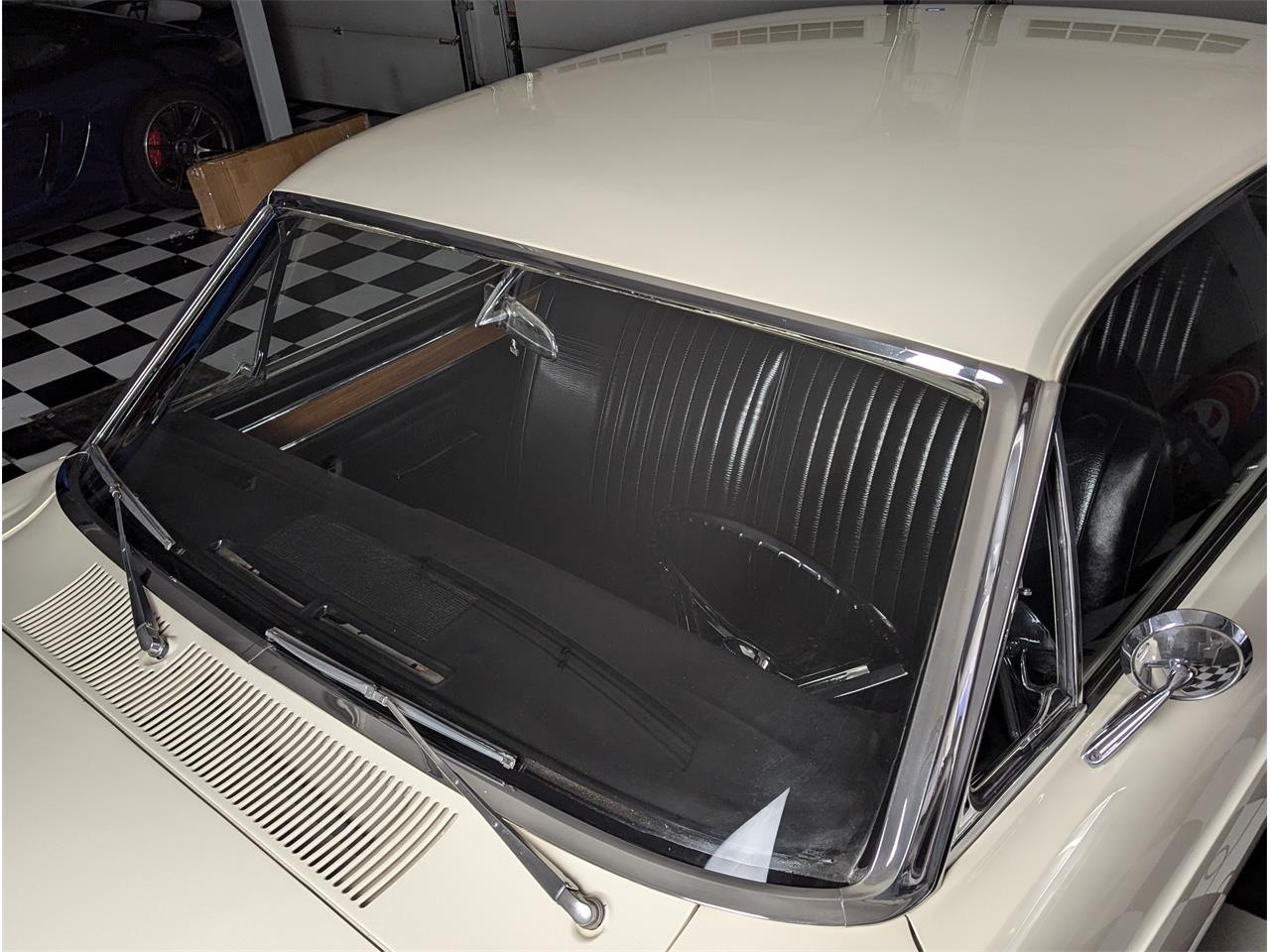 Ford-Fairlane-1966-Wimbledon-White-Black-38