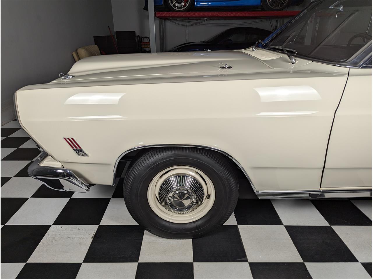 Ford-Fairlane-1966-Wimbledon-White-Black-41