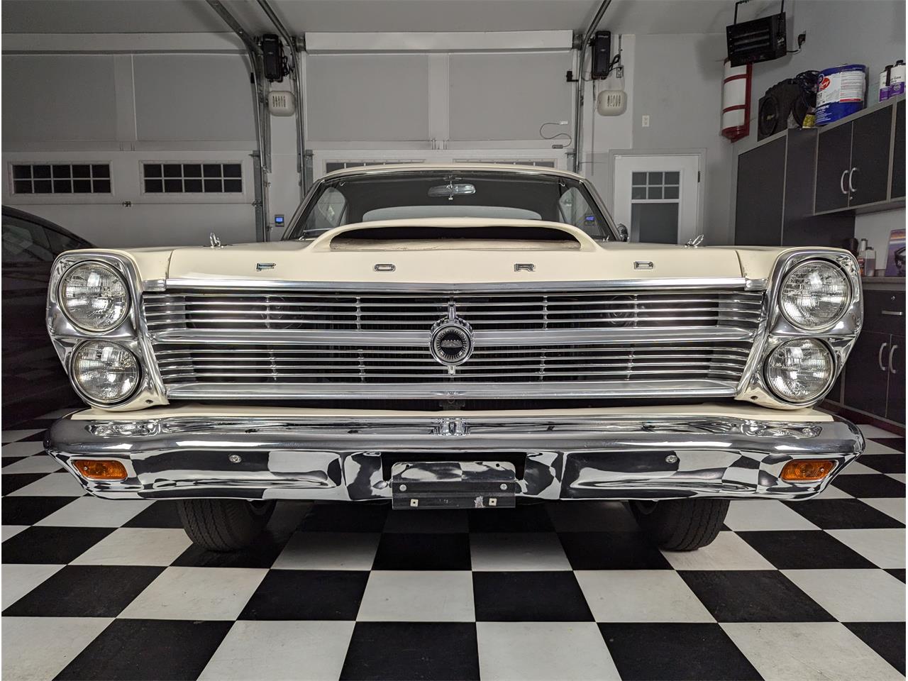 Ford-Fairlane-1966-Wimbledon-White-Black-42