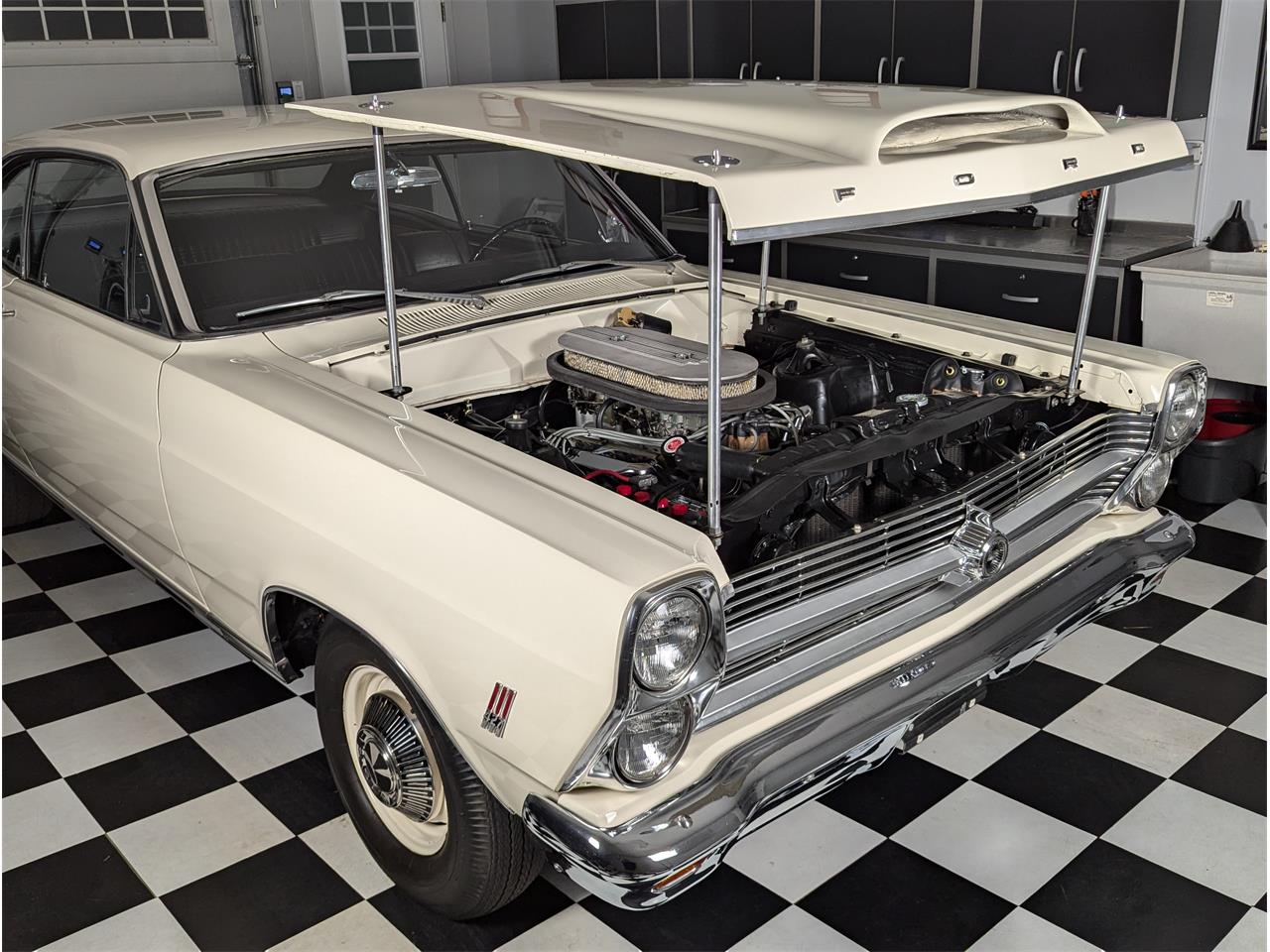 Ford-Fairlane-1966-Wimbledon-White-Black-44