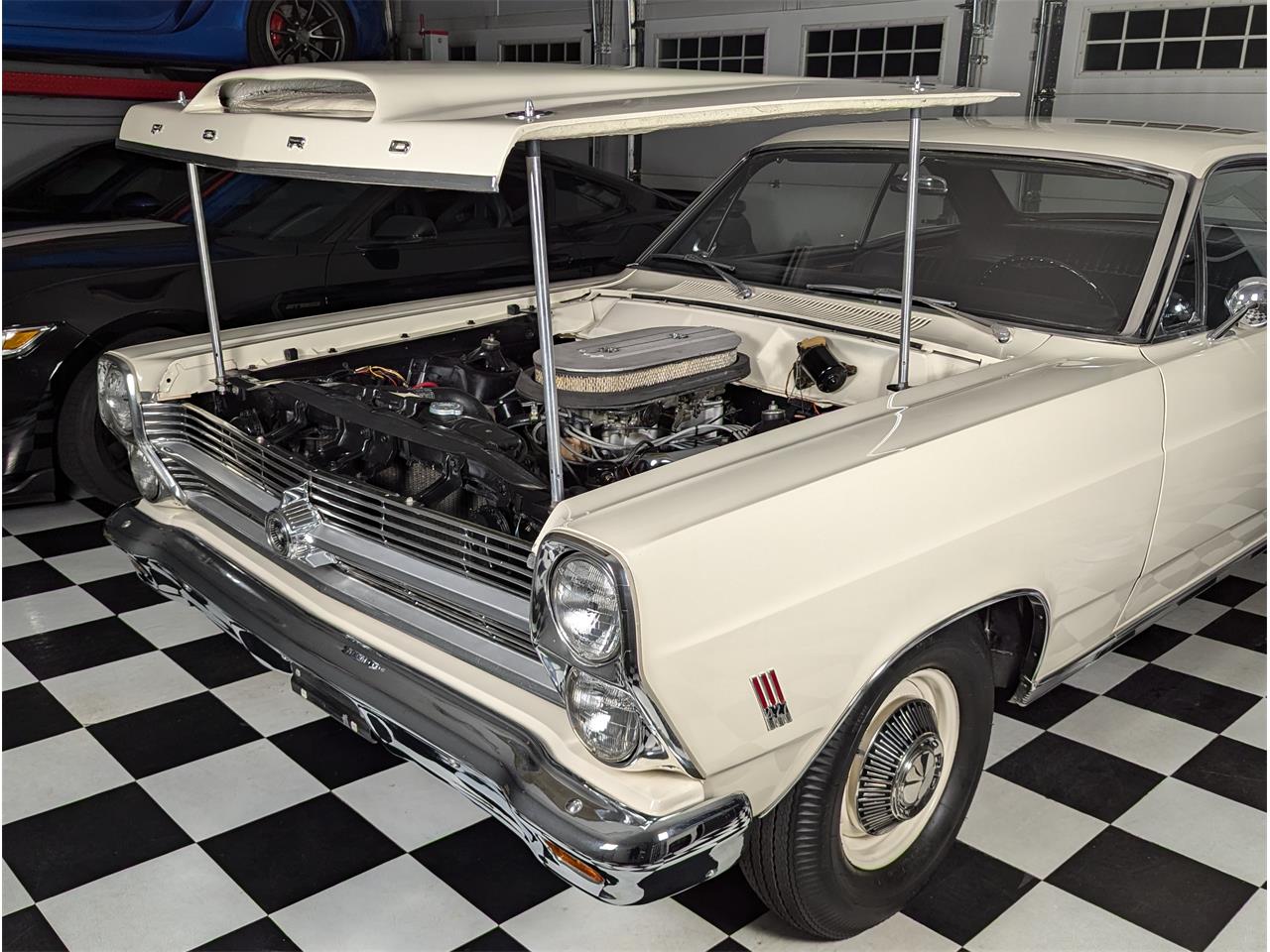 Ford-Fairlane-1966-Wimbledon-White-Black-45