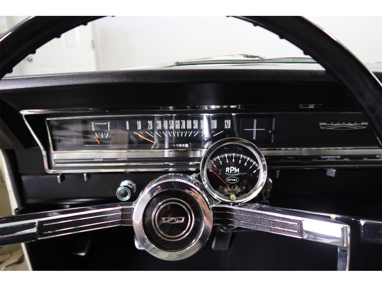 Ford-Fairlane-1966-Wimbledon-White-Black-47