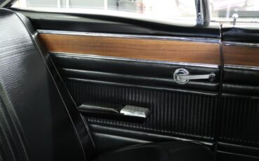 Ford-Fairlane-1966-Wimbledon-White-Black-52