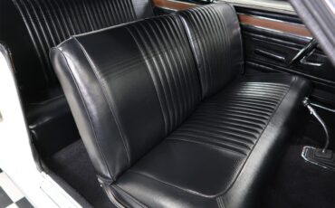 Ford-Fairlane-1966-Wimbledon-White-Black-54