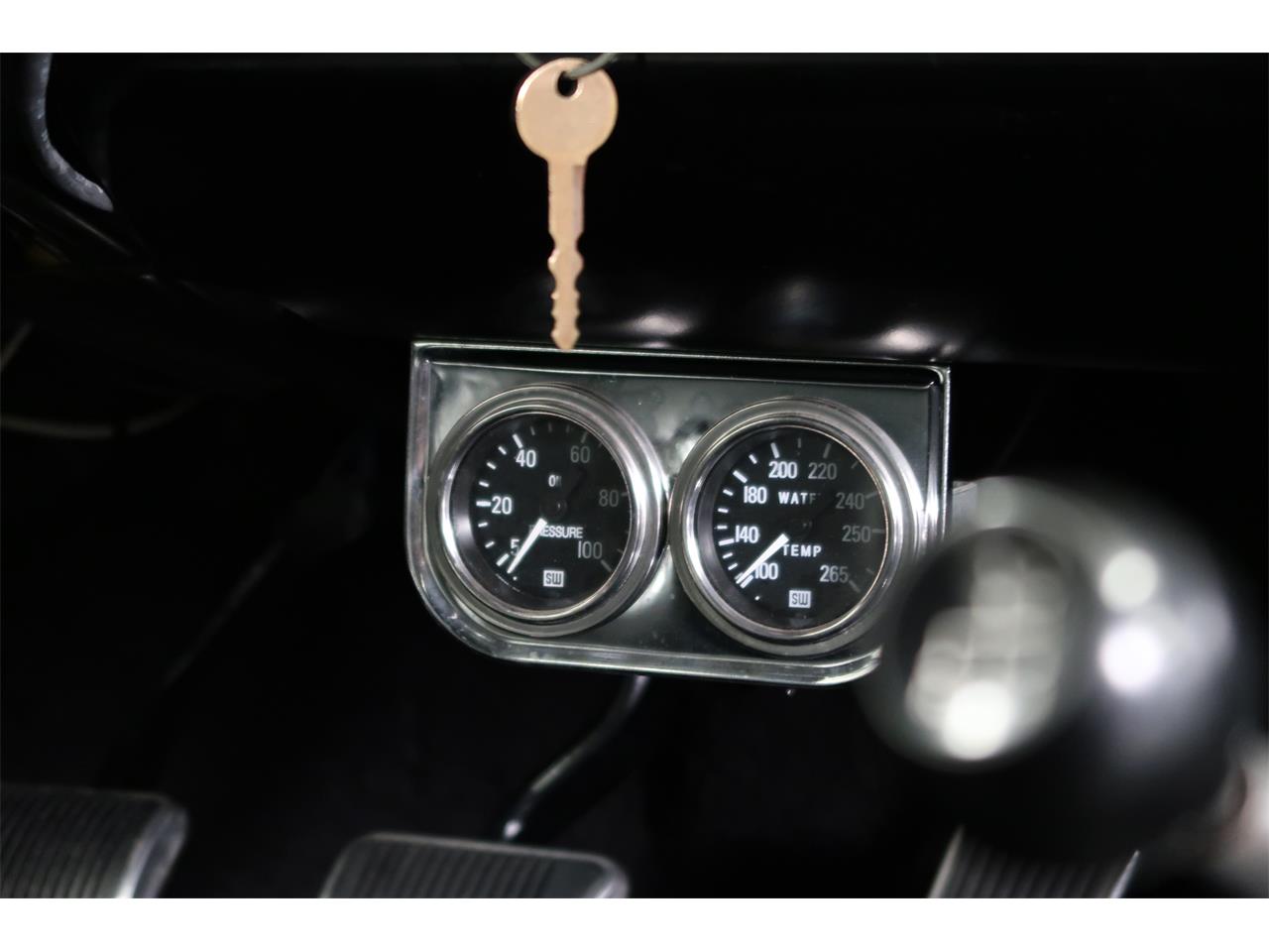 Ford-Fairlane-1966-Wimbledon-White-Black-58