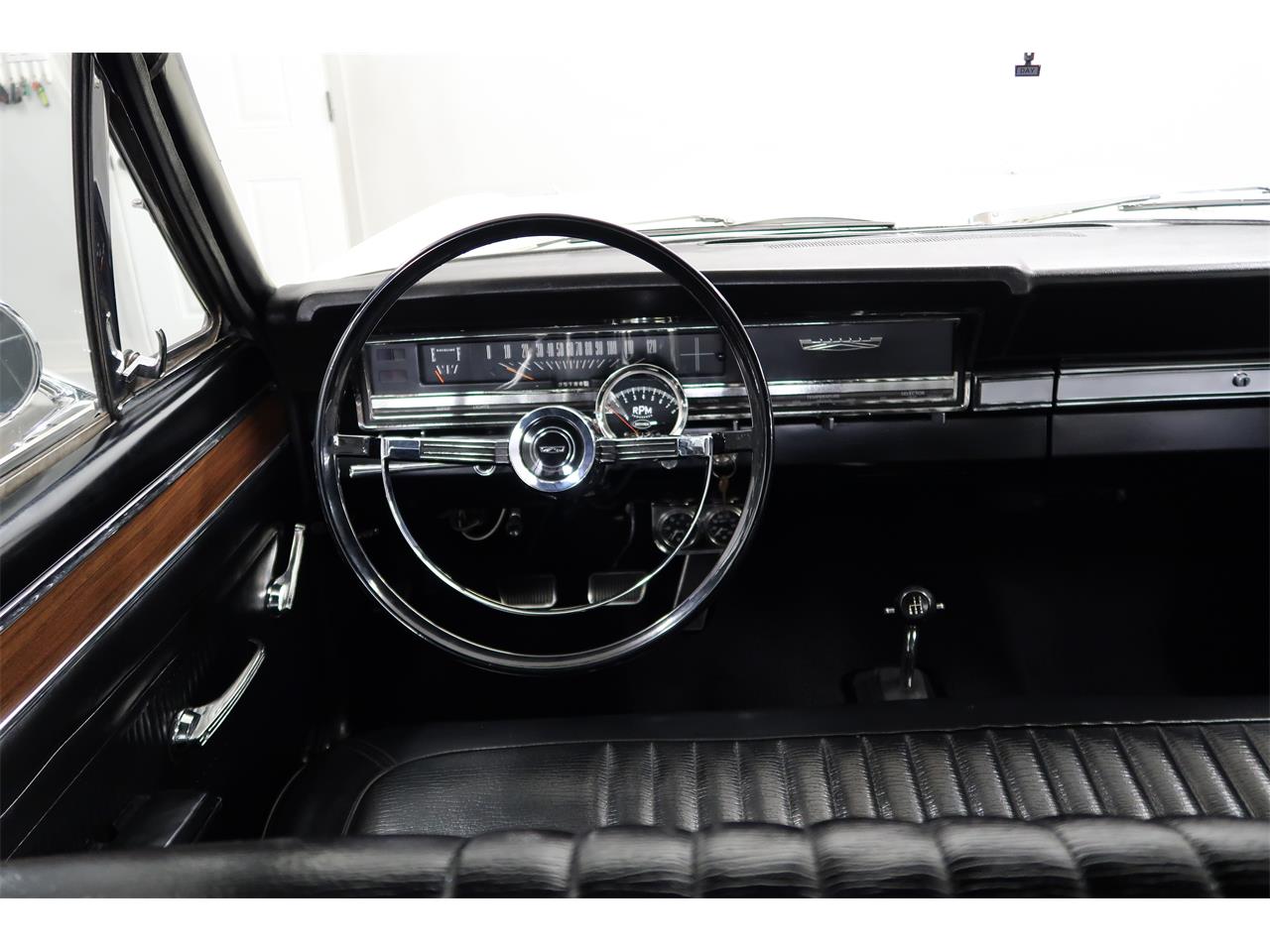 Ford-Fairlane-1966-Wimbledon-White-Black-59
