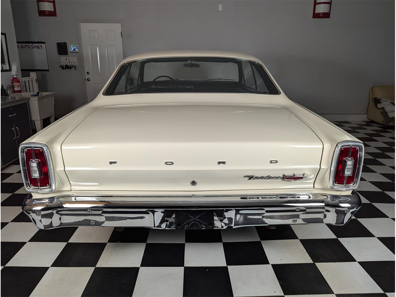 Ford-Fairlane-1966-Wimbledon-White-Black-6