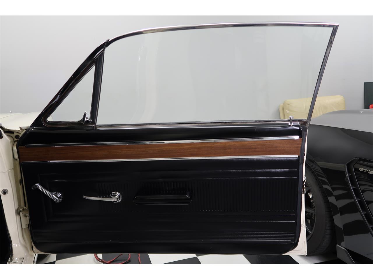 Ford-Fairlane-1966-Wimbledon-White-Black-60