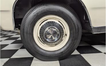 Ford-Fairlane-1966-Wimbledon-White-Black-61