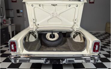 Ford-Fairlane-1966-Wimbledon-White-Black-63