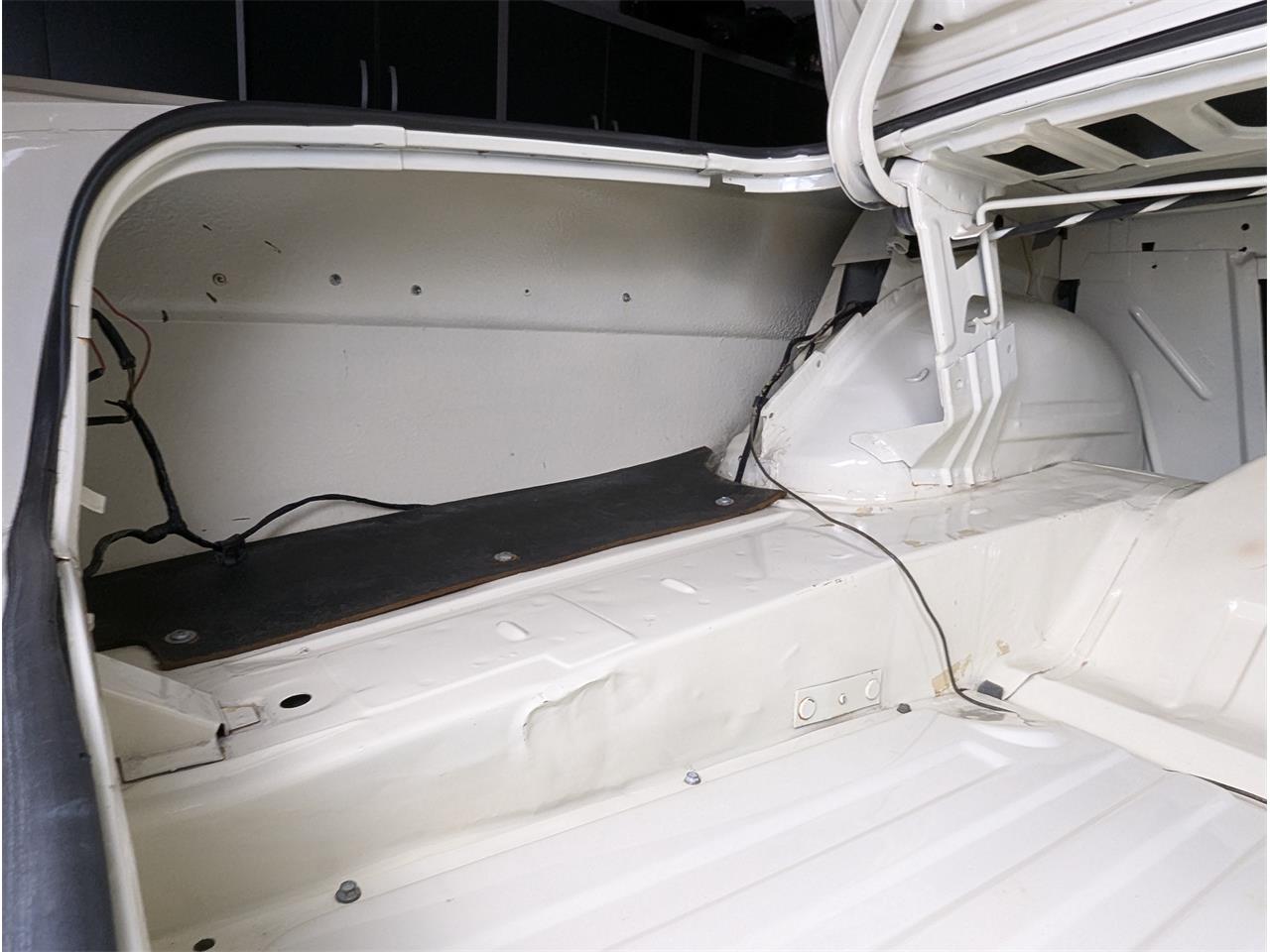 Ford-Fairlane-1966-Wimbledon-White-Black-67