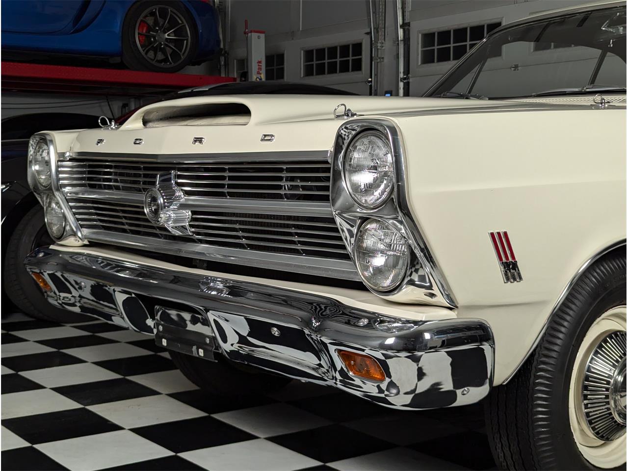 Ford-Fairlane-1966-Wimbledon-White-Black-7